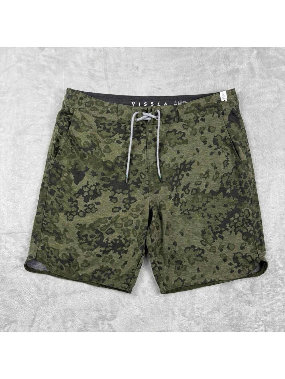 Vissla The Original Sofa Surfer Shorts Men Large Camo Hybrid Casual upcycled New